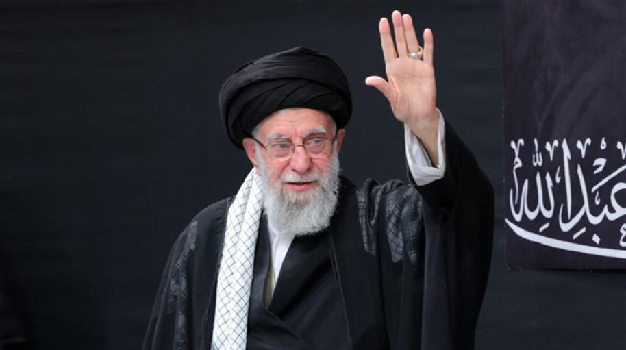 খামেনিকে দাফনের প্রস্তুতি নিচ্ছে ইরান